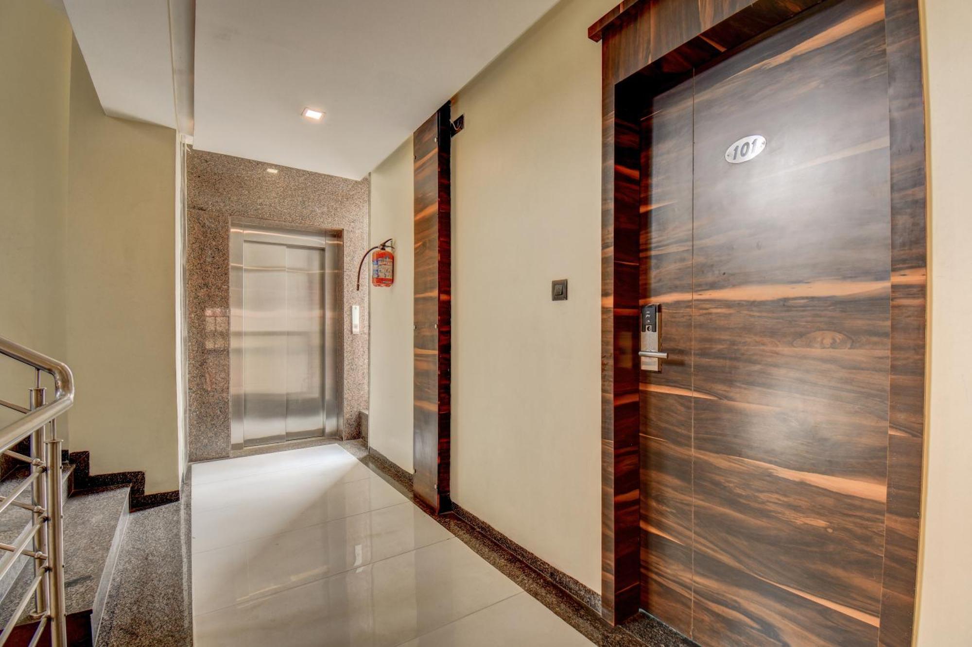 Hotel Deepali Executive Aurangabad  Eksteriør billede