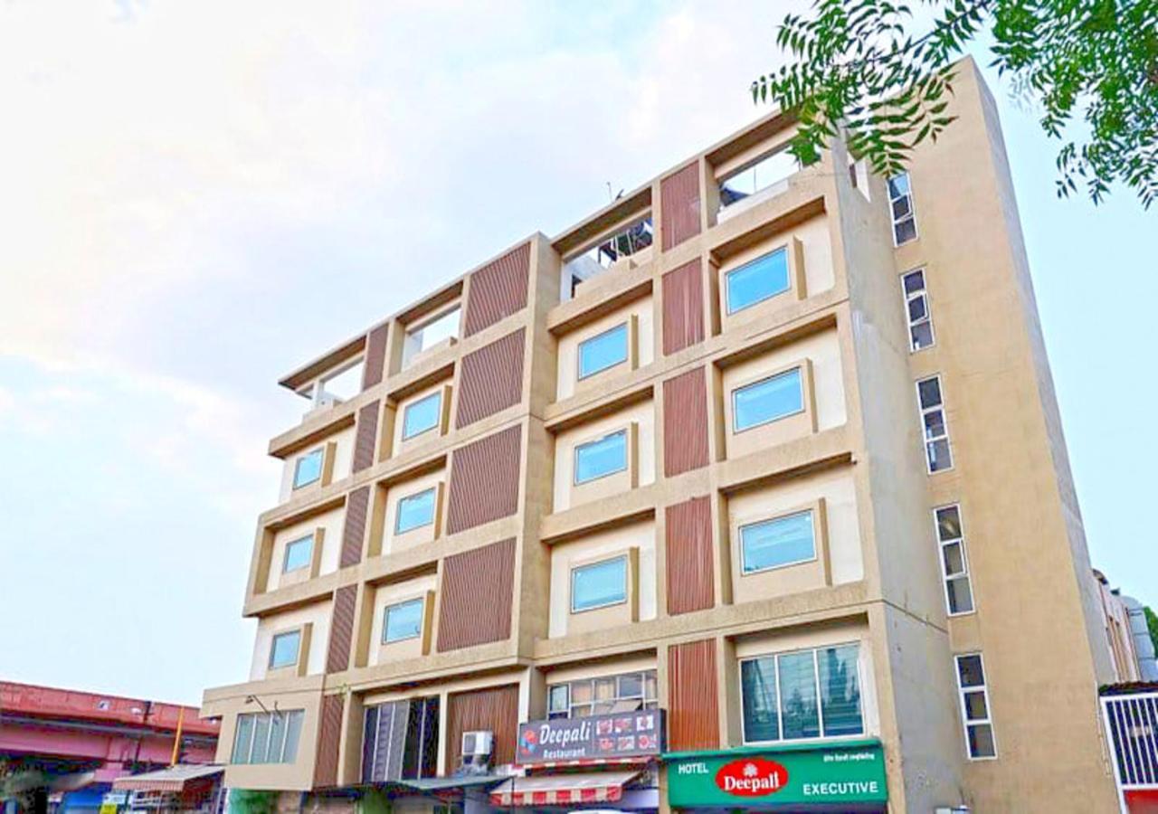Hotel Deepali Executive Aurangabad  Eksteriør billede